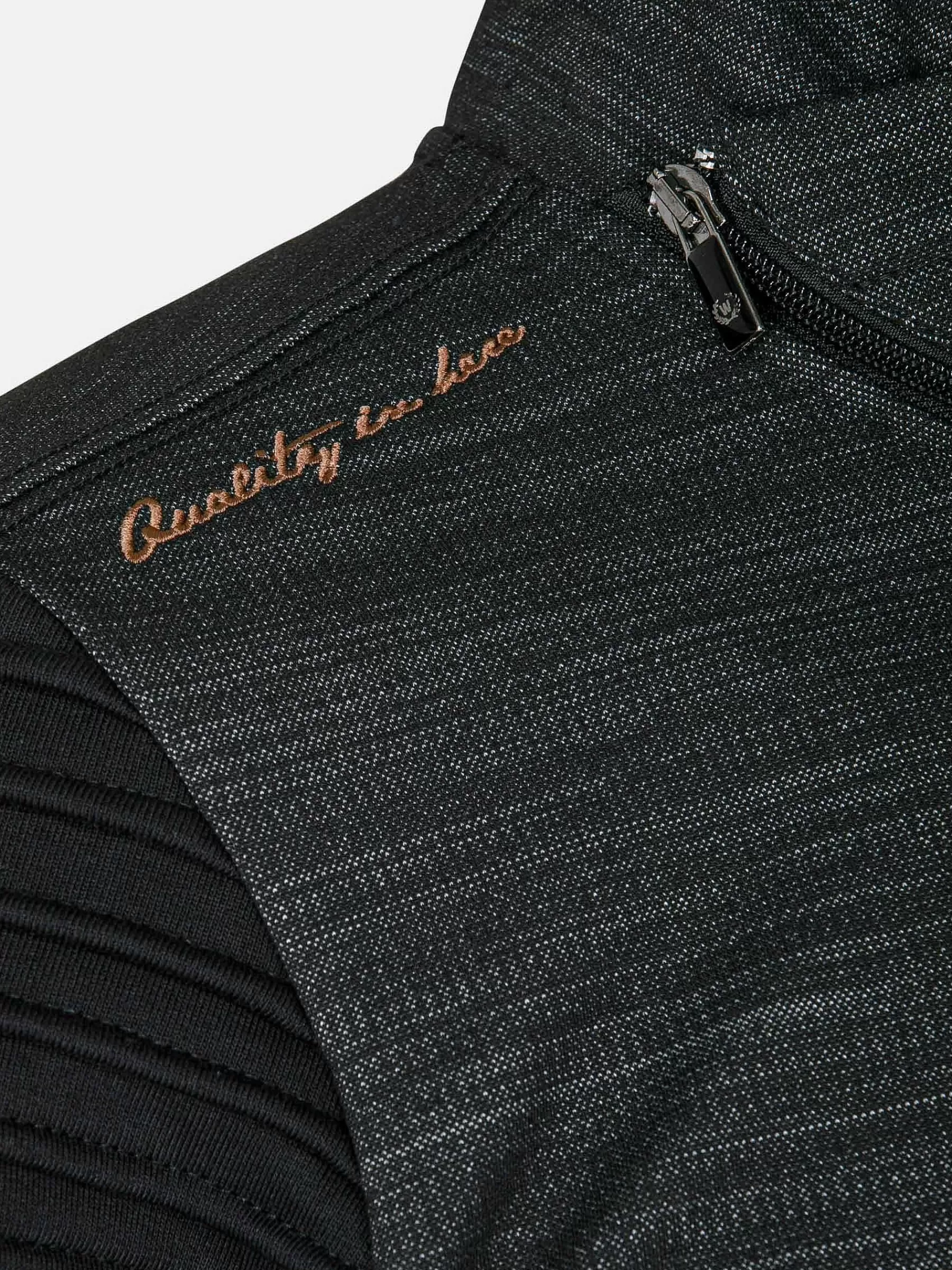 Wam Denim Sweaters<Ember Turtlenecked Black Sweater